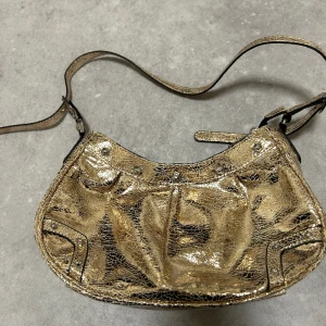 Y2k väska - Guldfärgad shoulder bag