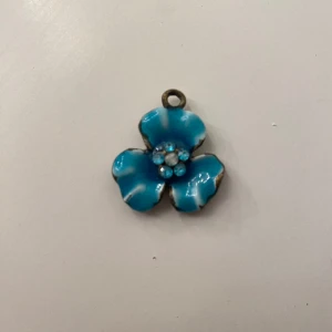 Hawaii blomma  - Kontakta för mer info 