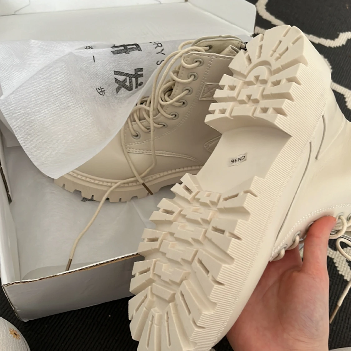 Off white boots  - 90