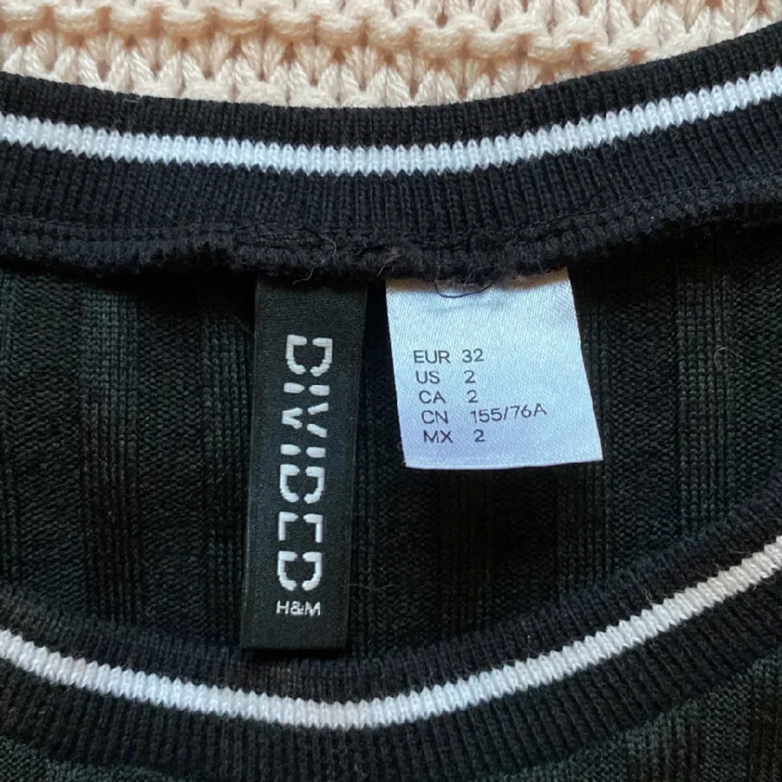 Figurnära klänning från H&M - 90