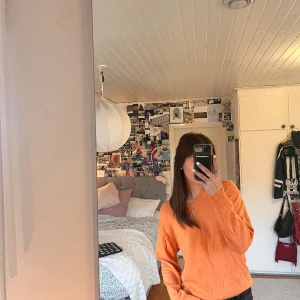 Gosig tröja - Orange stickad tröja 