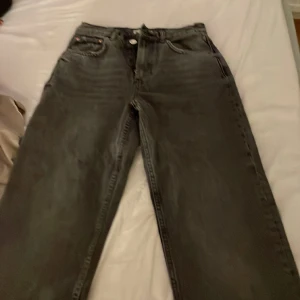Mörk grå jeans  - Nya jeans fåren Gina aldrig använda bara testade.