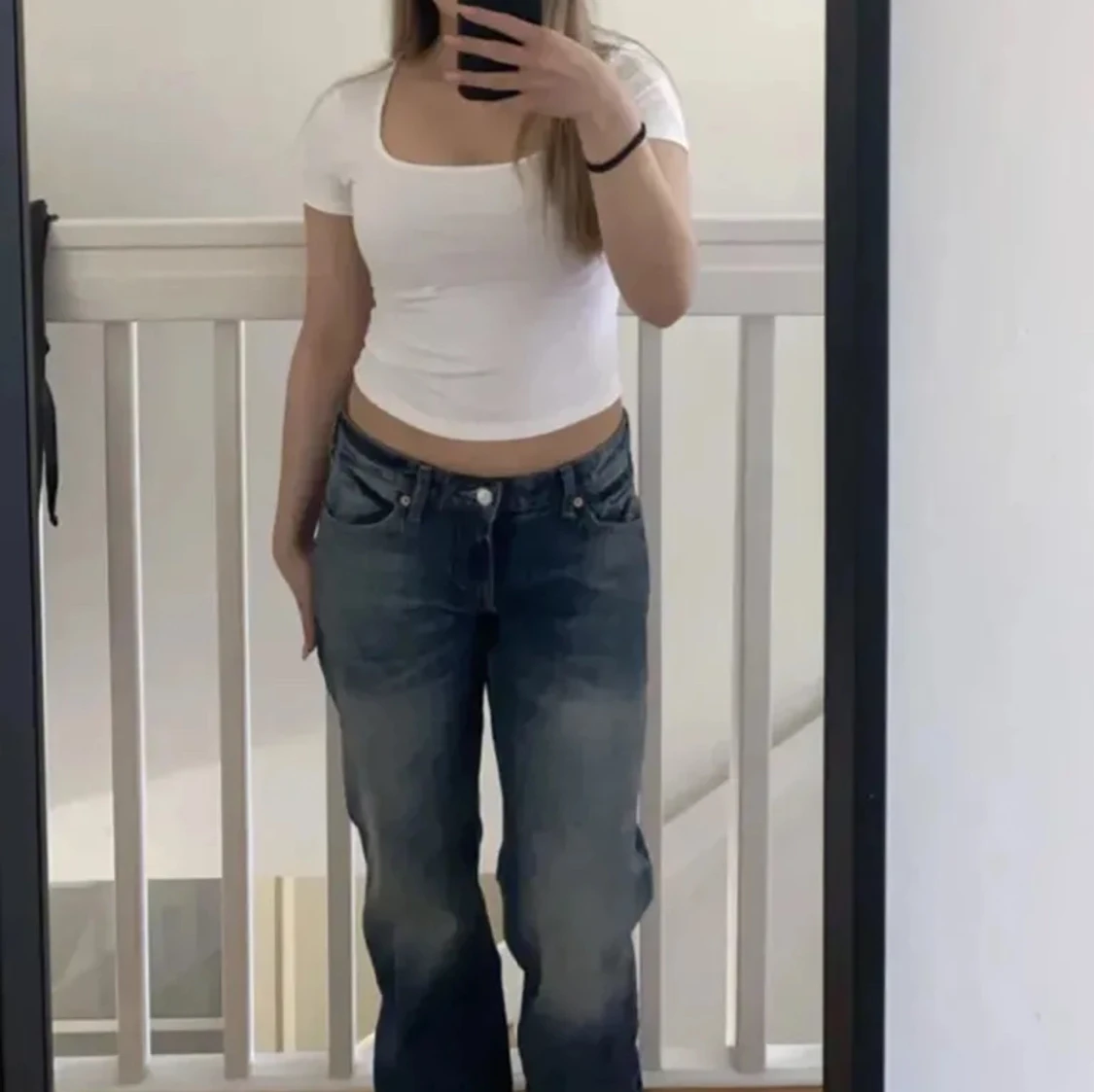 Low-waisted jeans