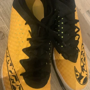 Inomhusskor - Storlek 42,5 