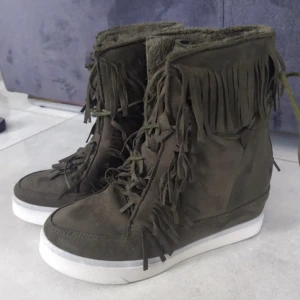 Fransskor  - Jättesnygga skor i storlek 37💗 använda 1 gång så nyskick 💗