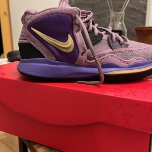 Kyire infinte - Jag har haft mina kyire infinte i tre månader och dom är nästan nya. Men tycärr för små.