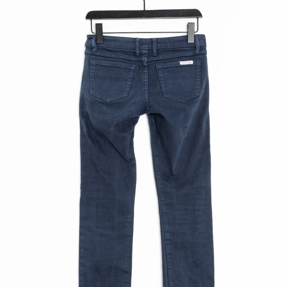 Assnygga gråa low waist straight jeans med slits! Märket är Sass & bide🤍Köpta secondhand🤍bra skick!!. Jeans & Byxor.