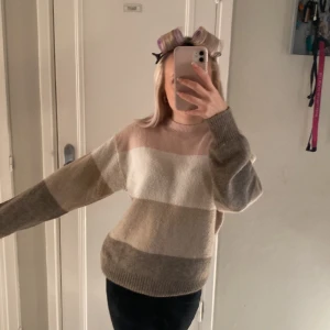 Stickad tröja  - Mysigaste tröjan som finns och så fina färger nu till hösten! 🥰