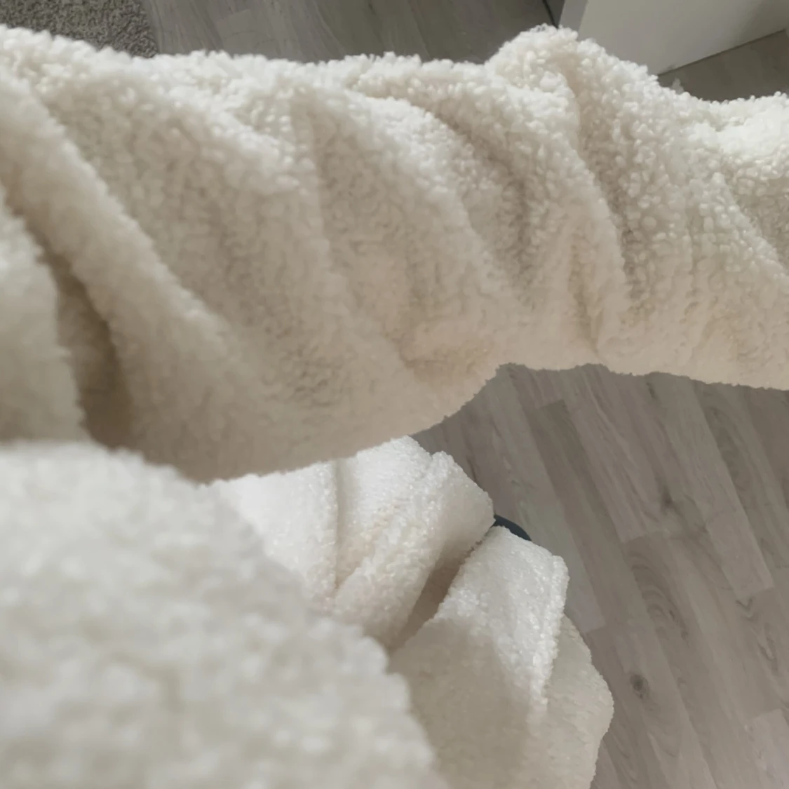 Vit Teddy jacka med band och knappar - 90