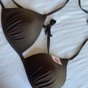 Bikini överdel  - Helt oanvänd ny bikiniöverdel från bikbok