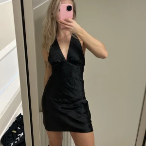 Klänning - Klänning från Bianca ingrossos kollektion med Nelly!! Endast använd en gång så i nyskick⚡️⚡️