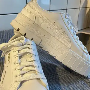 Puma sneakers Mayze Classic endast använda ett fåtal gånger. I nyskick.  Säljs pga fel storlek. 