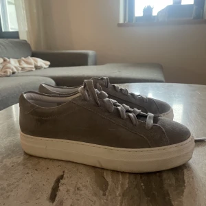 Lindberg skor - Jätte fina Lindberg skor i storlek 38, är tyvärr för små för mig, använda 1-2 gånger frakt ingår 