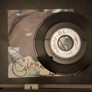 The cure vinyl - En the cure singel med lullaby och babbel spelar utam problem 