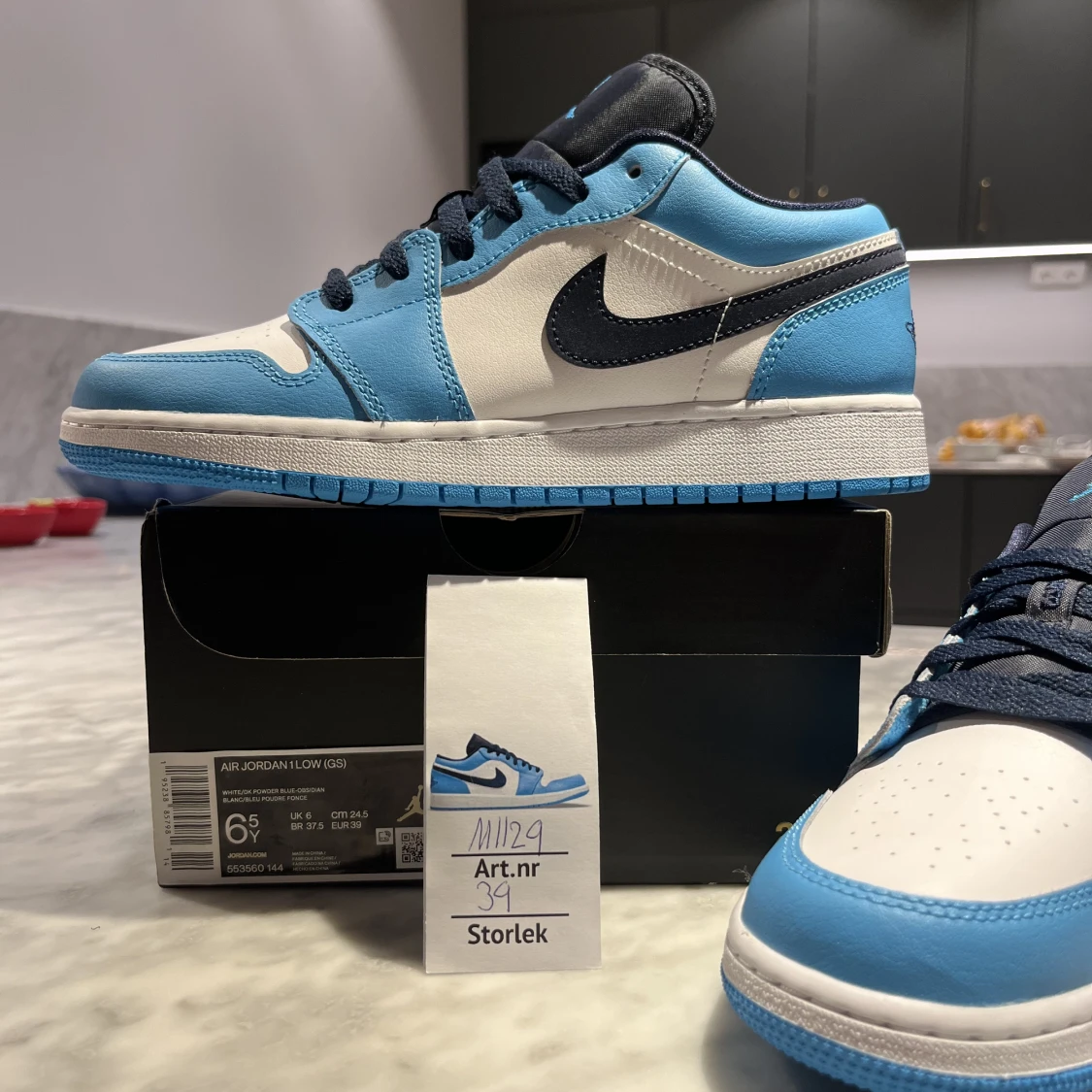 Jordan low white/dark Powder blu obsidian  - 91