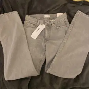 Helt nya jeans från Gina tricot! Super snygga och lågmidjade❤️ säljs pga för små