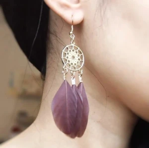 Hängande fjäder örhängen  - De är oanvända / Nya örhängen