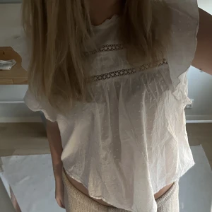 Blus  - Fin vit blus, knappt använd 