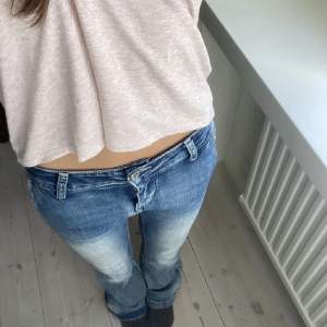 jätte fina lågmidjade jeans💞💞😍😍 Vet ej märke o är i bra skick 