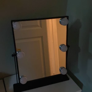 Sminkspegel med lysen - Nytt skick