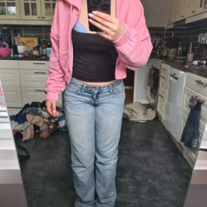 Rosa zip hoodie från gina tricot 💕
