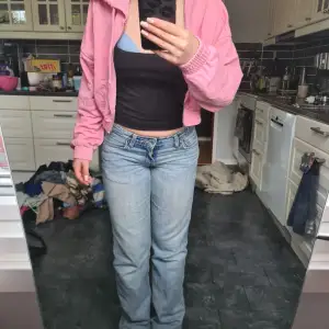 Rosa zip hoodie från gina tricot 💕