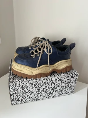 Eytys angel - Jättefina och unika eutys i modellen angel. Säljer pga att de blivit för små. Skriv vid funderingar❤️