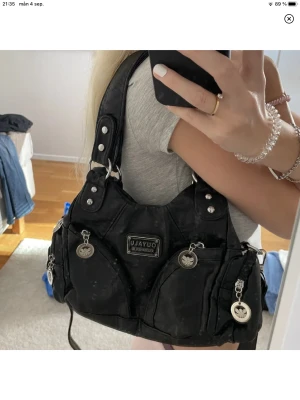 Trendig väska! - Skit snygg trendig väska som jag aldrig använt!💕