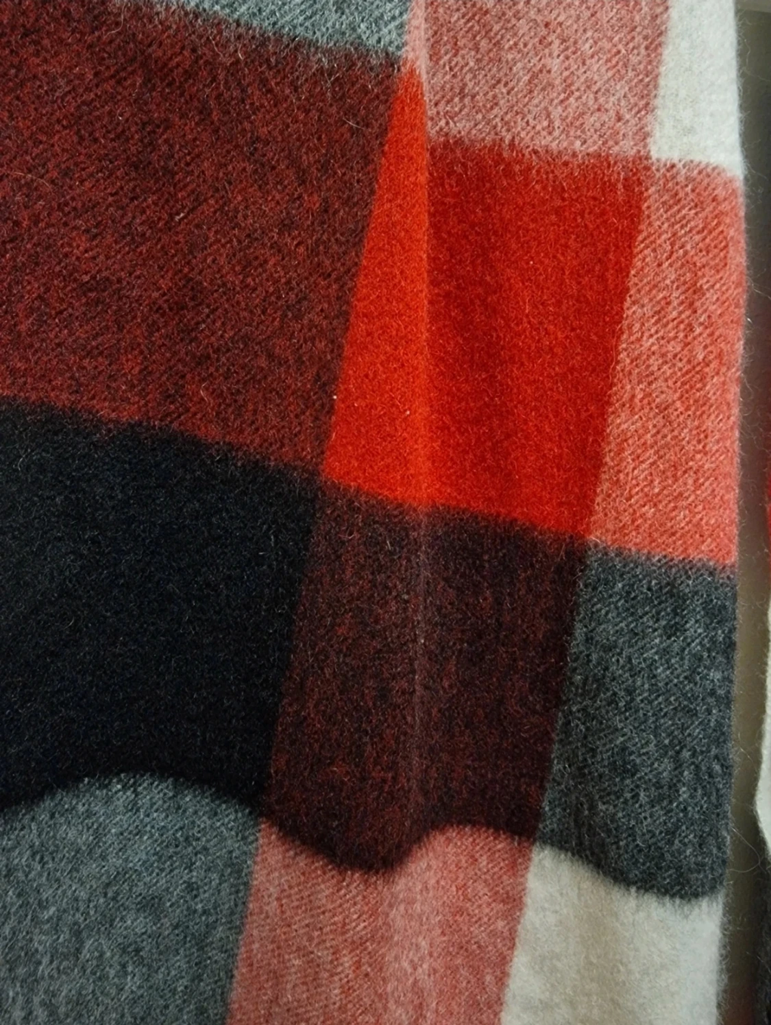 Rutig kashmirhalsduk - 90