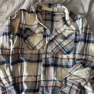 Kappa - En tunn kappa från GinaTricot i storlek M❤️