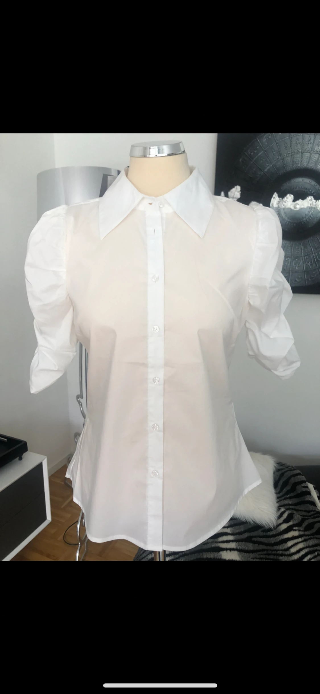 Vit blus /skjorta ny  med prislappen kvar 