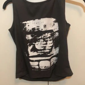 Y2K linne  - Ett Y2K linne i bra skick och är ganska stretchbar 