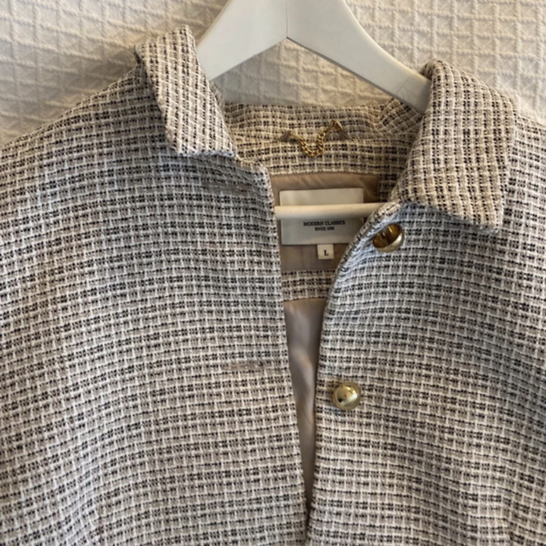 Fin tweedjacka med guldknappar  - 91