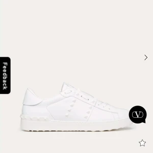 Valentino skor - Säljer mina valentino skor! Super sköna 💖💖 äkta såklart, box medföljer 