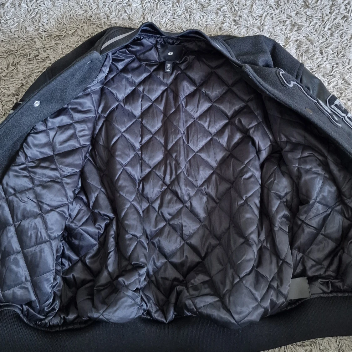 Svart Collagetröja/Varsityjacka - 90