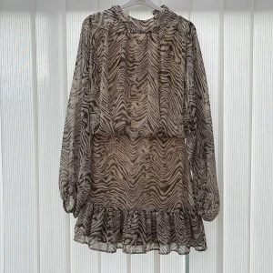 Klänning - Använd en gång