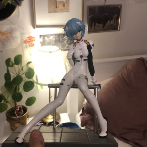 Rei figur - ANVÄND INTE KÖP NU!! Rei figur med lådan kvar.  Köptes för 800 kr