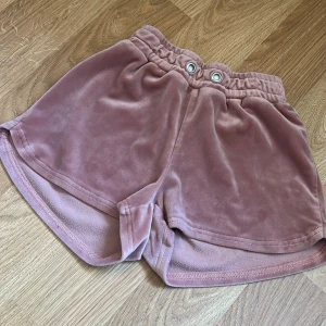 Mjukis shorts  - Väldigt mjukt material 