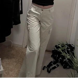 Cargo pants - Cargo pants beige i xs