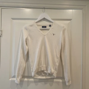 Stickad Gant tröja  - Säljer denna stickade Gant tröjan då den inte kommer till användning🫶🏻