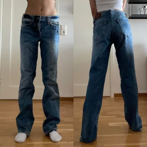 midrise/lågmidjade jeans  - jeans ifrån only i storlek 29/32