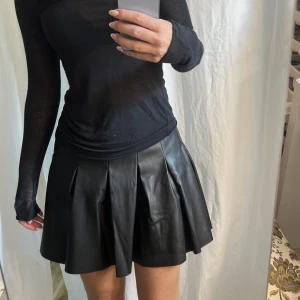 Volangkjol i skinn - Superfin men har inte hittat användning för den så den är helt oanvänd