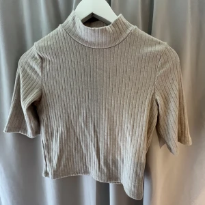 Topp från zara - 🤍🤍