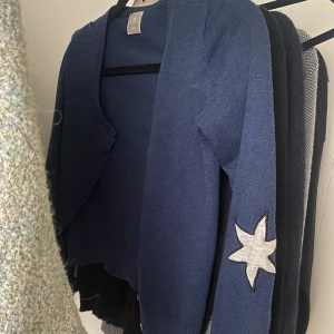 Cardigan - Jätte söt cardigan med stjärnor 