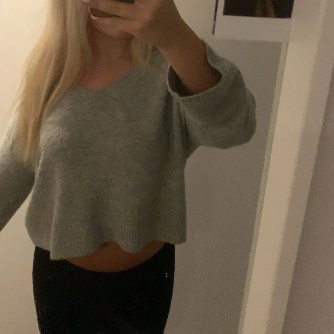 Fin stickad grå tröja