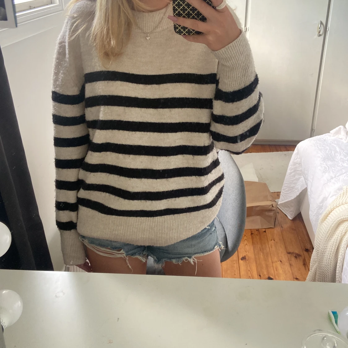 Randig stickad tröja