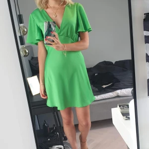 Green Dress  - Green dress from Stradivarius.