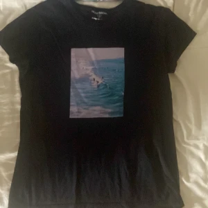 svart t-shirt  - använt en fåtal gånger❤️