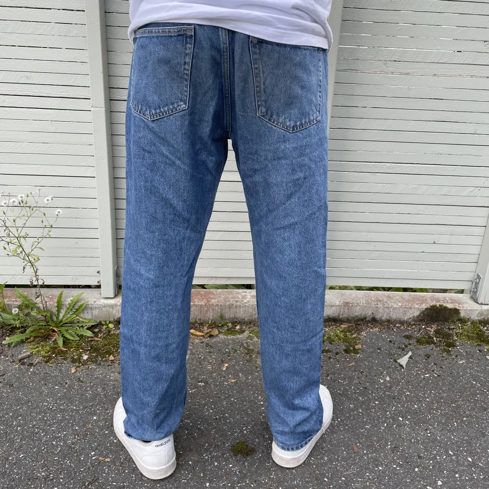 Loose fit Knappt använda Modell: Space. Jeans & Byxor.