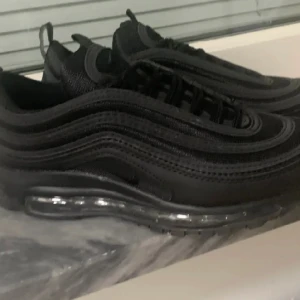 AIR MAX 97 Sneakers - AIR MAX 97 Sneakers Har använt dom bara några gånger storlek 42 
